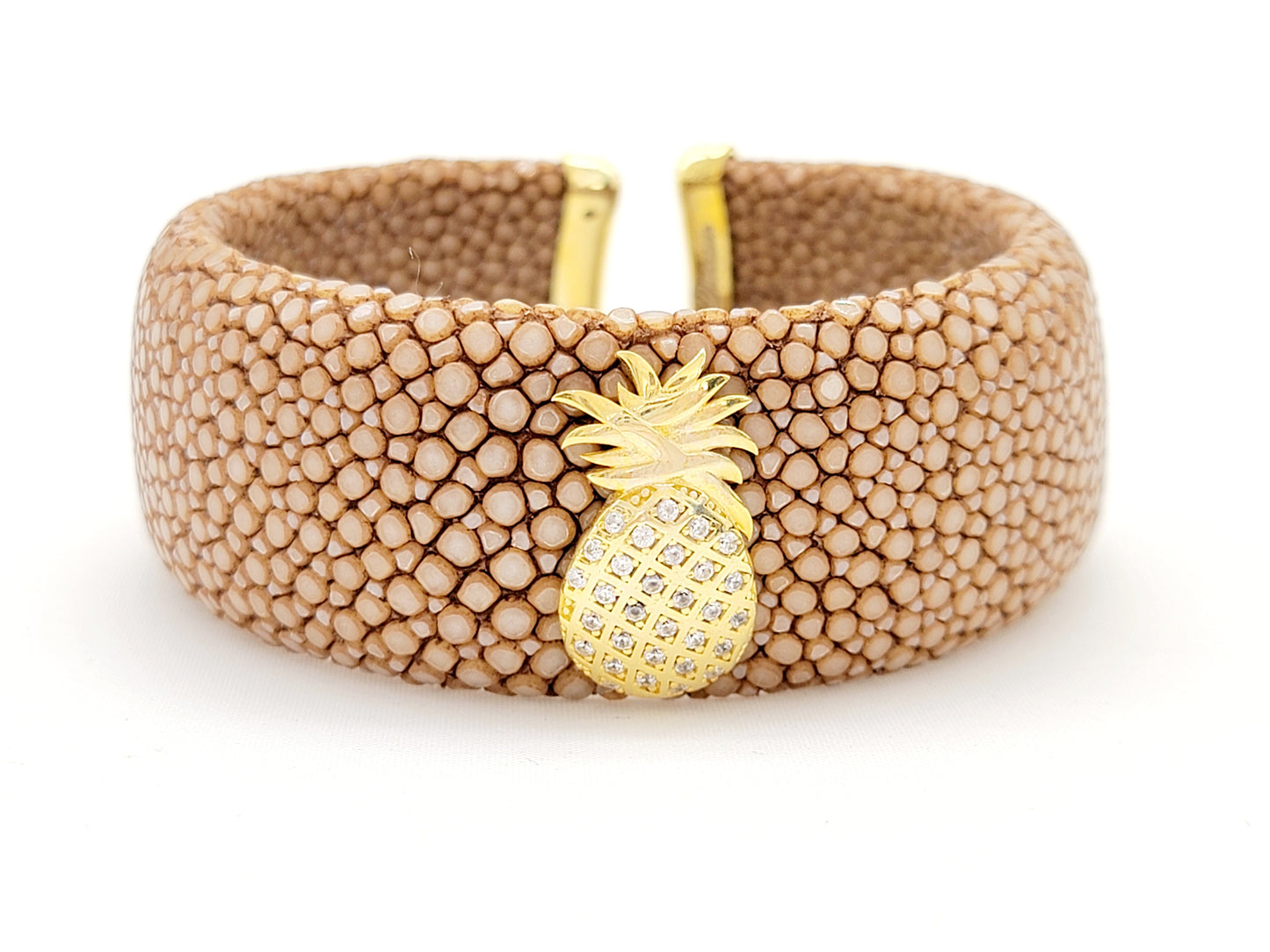 Load image into Gallery viewer, Brown Pineapple Stingray Bracelet
